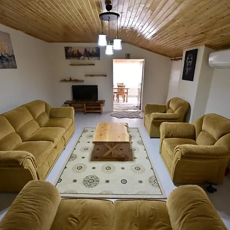 Kirlangic بيت للعطل